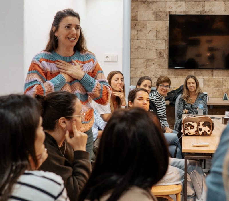 Imágenes de un encuentro de mujeres migrantes